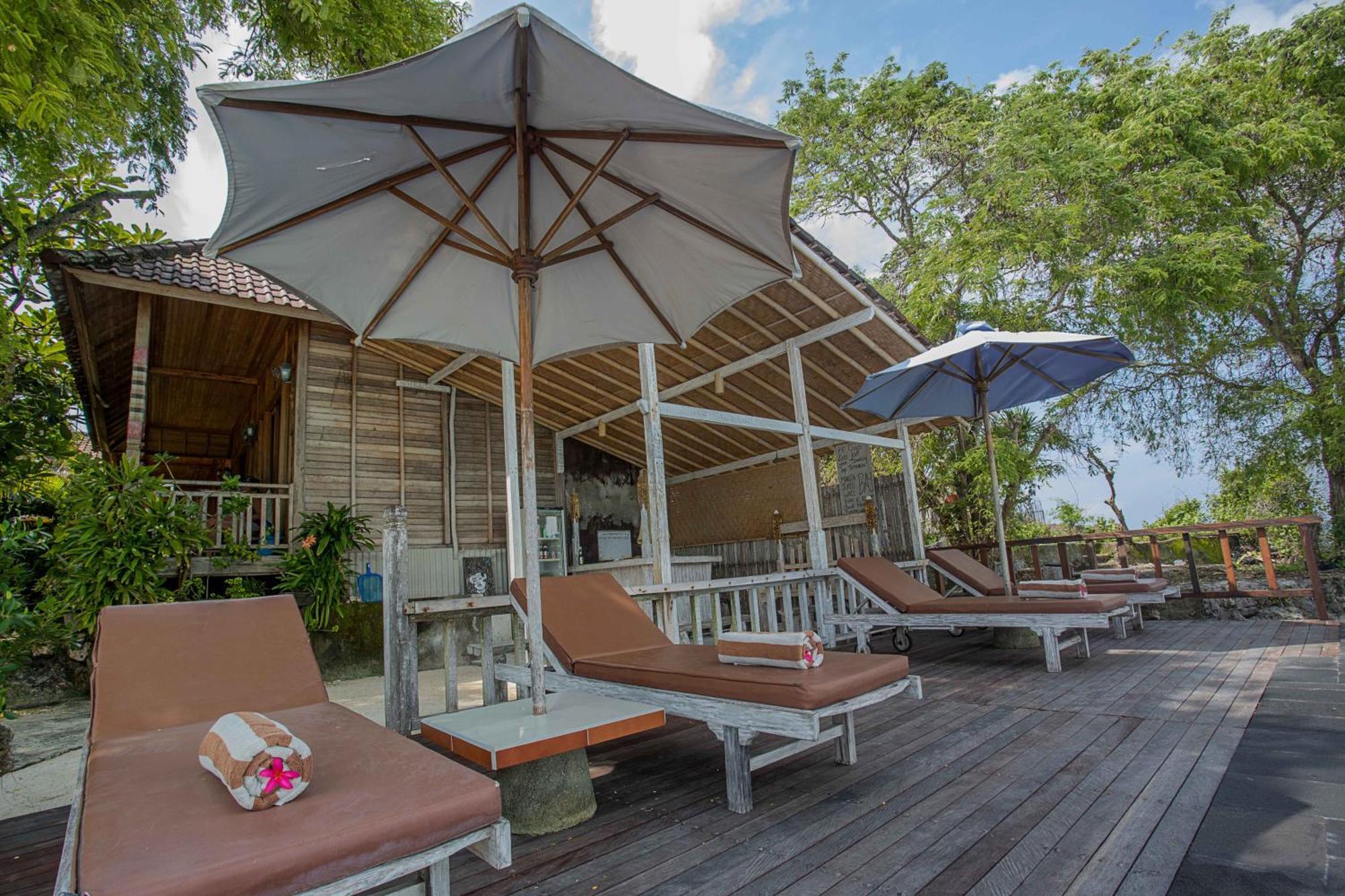 Wooden Beach Sunset Cottages Nusa Lembongan  Exterior photo