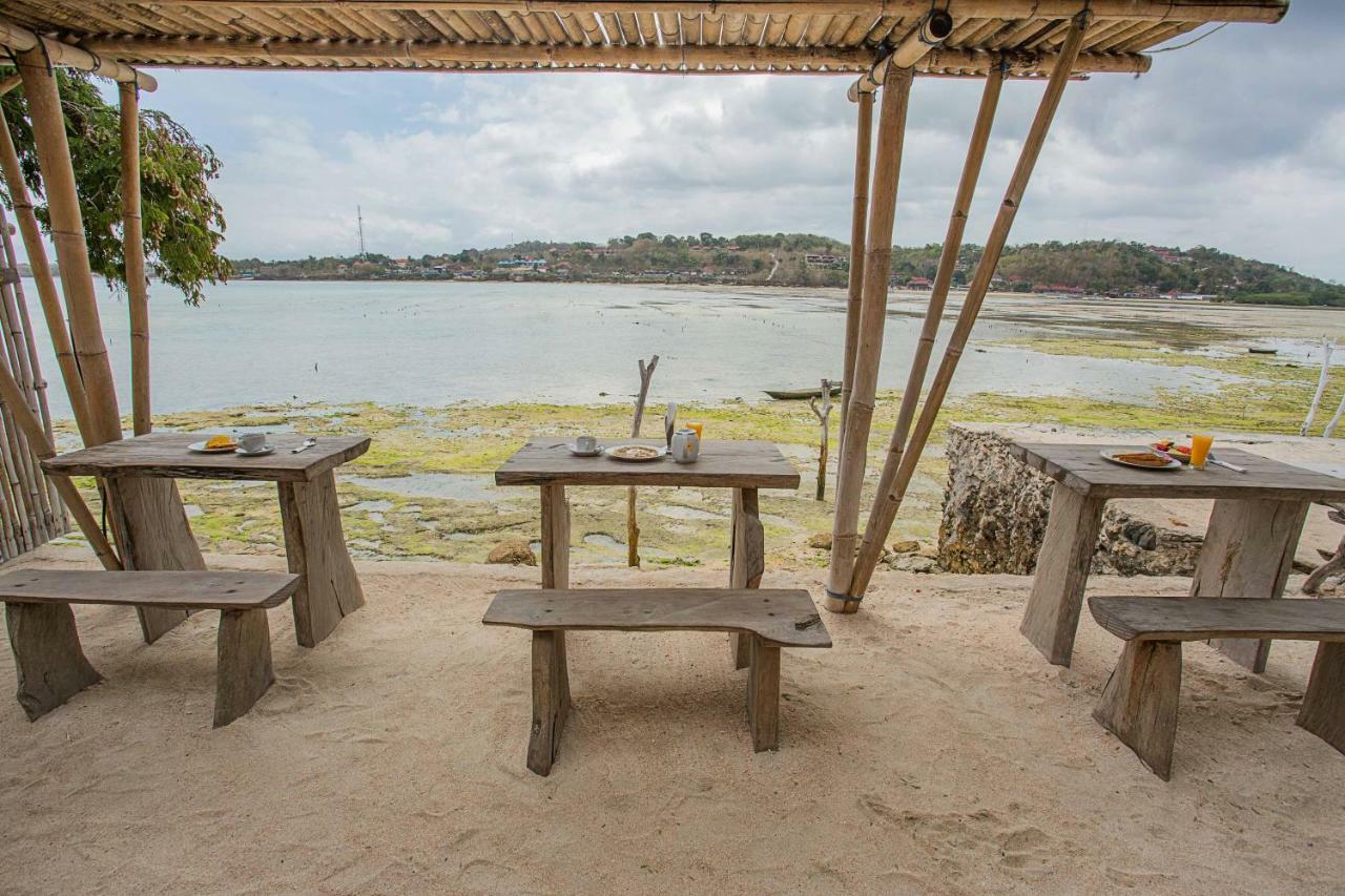 Wooden Beach Sunset Cottages Nusa Lembongan  Exterior photo