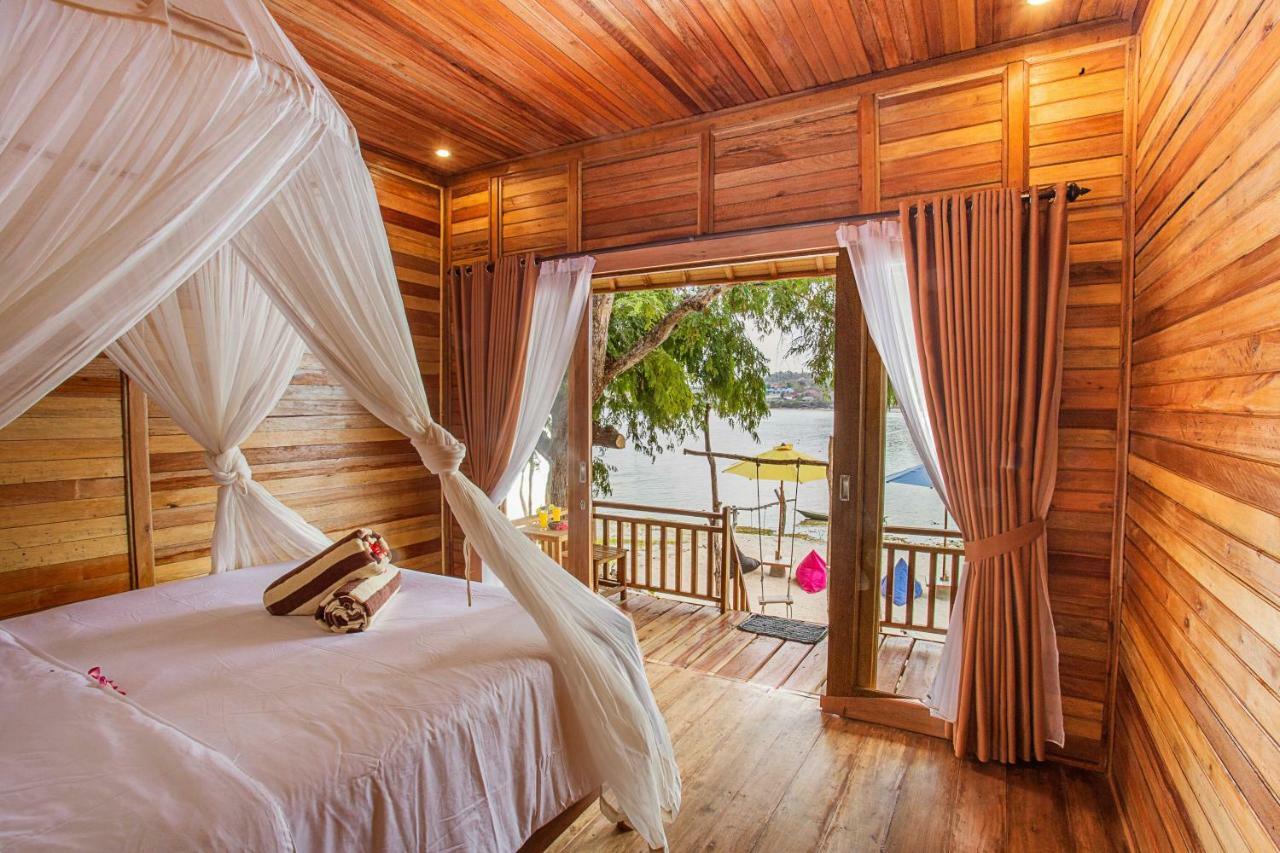 Wooden Beach Sunset Cottages Nusa Lembongan  Exterior photo