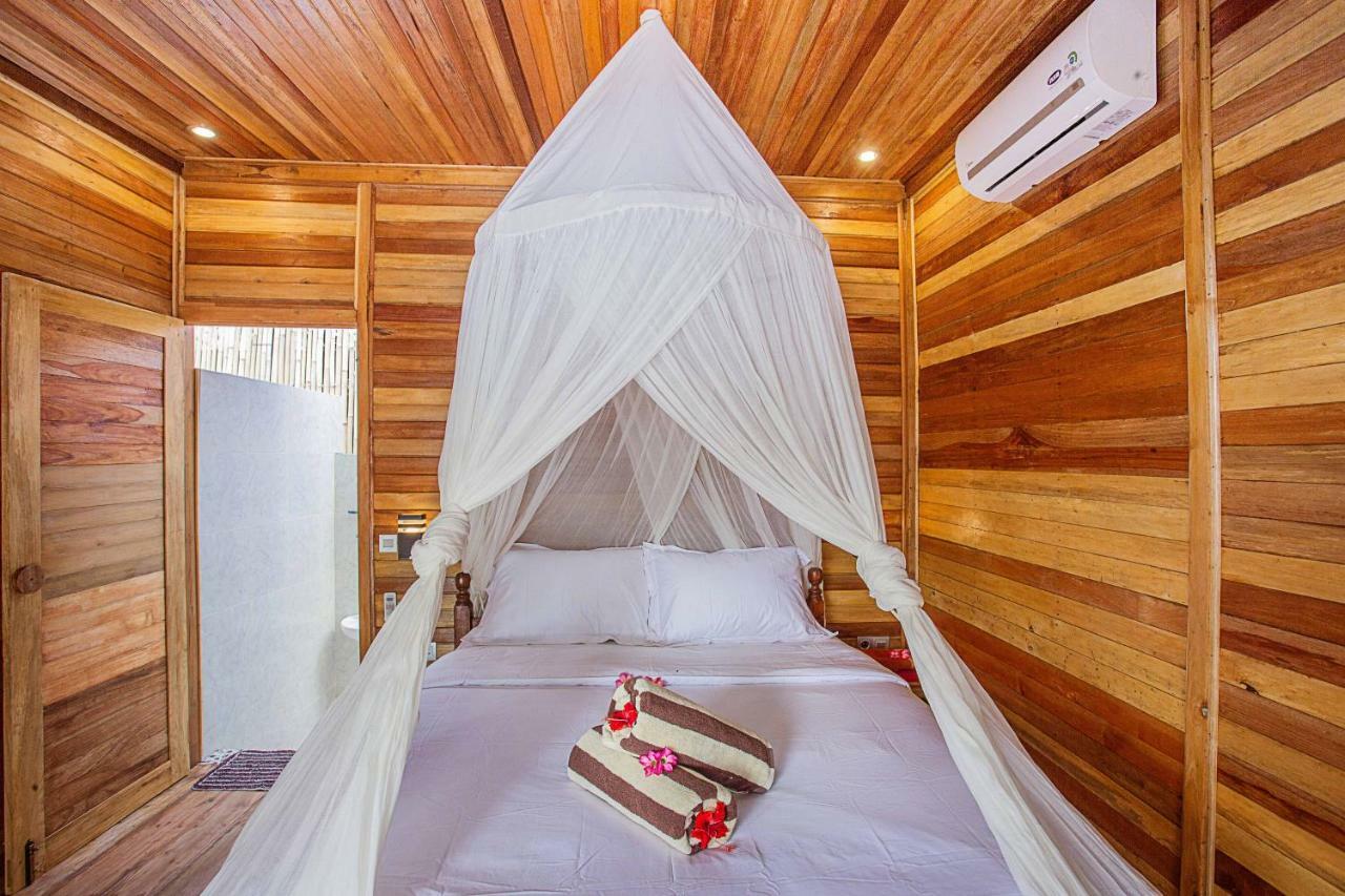 Wooden Beach Sunset Cottages Nusa Lembongan  Exterior photo
